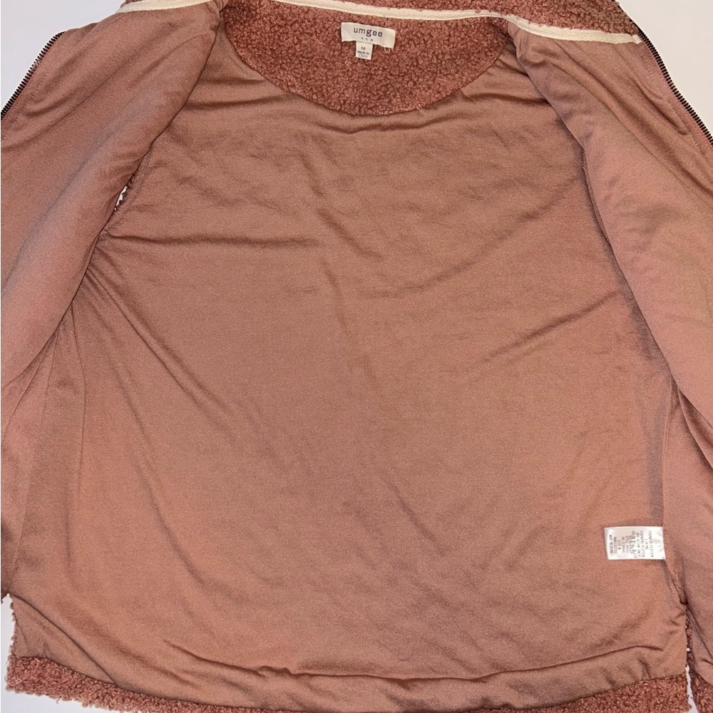 UMGEE dusty rosy, peach “Teddy” sleeveless, zip‎ up vest- sz Medium - Picture 8 of 10